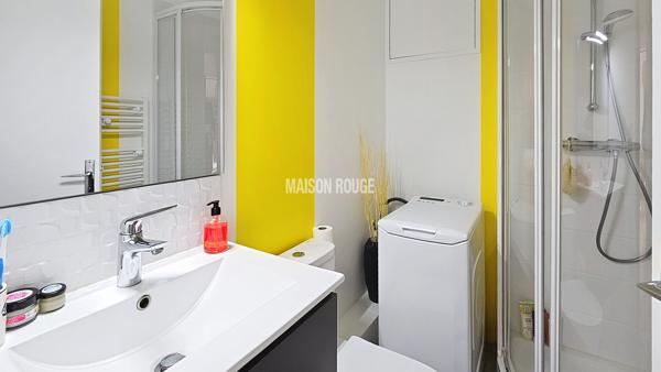 Appartement rénové avec balcon plein Sud Proche commerces et bus