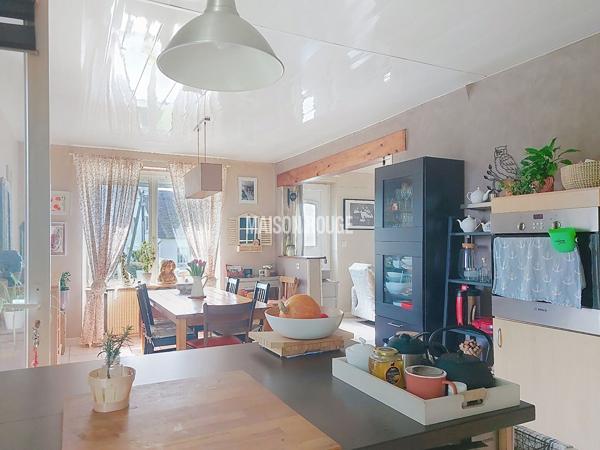 Maison néo-bretonne familiale avec bureau, 3 chambres et sous-sol total à Lamballe!