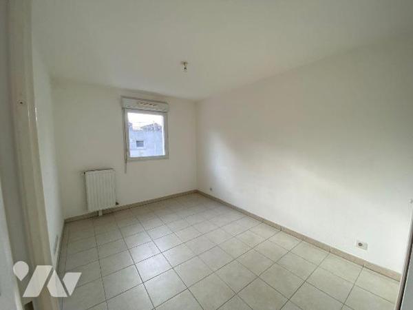 A VENDRE/APPARTEMENT/LA SEYNE SUR MER : Appartement de type 2 sis au 1er étage (avec ascenseur)...