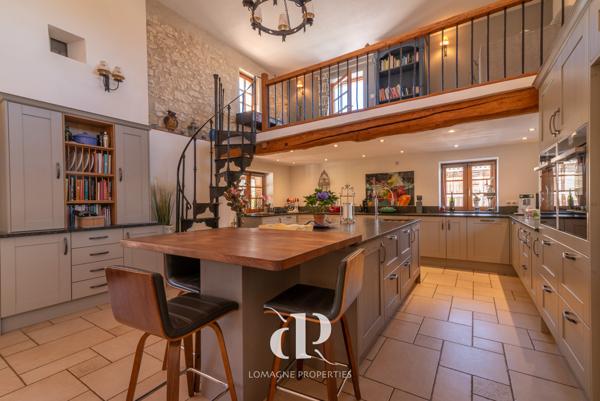 Merles (82210) Maison de campagne clé en main avec piscine et confort de vie optimal