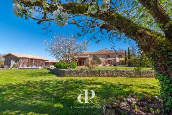 Merles (82210) Maison de campagne clé en main avec piscine et confort de vie optimal