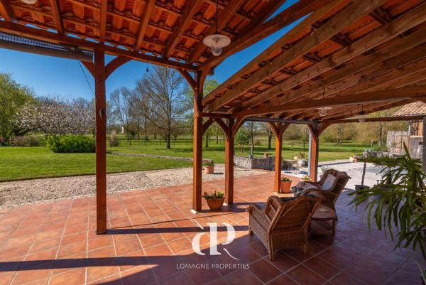 Merles (82210) Maison de campagne clé en main avec piscine et confort de vie optimal