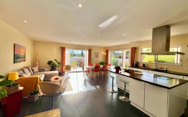 Maison à vendre    5 pièces •  Puisserguier