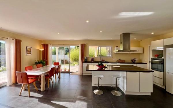 Maison à vendre    5 pièces •  Puisserguier