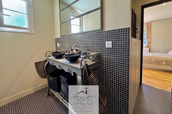 Dept 17 - Île d'Oléron - Le Château d'Oléron - Maison/Villa 8 pièces - 174 m2 - Terrain avec piscine de 584 m2