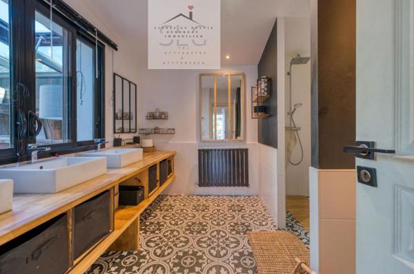 Dept 17 - Île d'Oléron - Le Château d'Oléron - Maison/Villa 8 pièces - 174 m2 - Terrain avec piscine de 584 m2