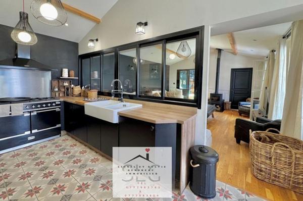 Dept 17 - Île d'Oléron - Le Château d'Oléron - Maison/Villa 8 pièces - 174 m2 - Terrain avec piscine de 584 m2