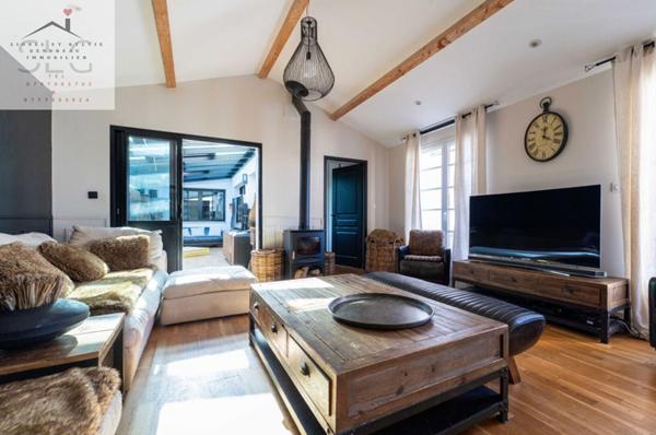 Dept 17 - Île d'Oléron - Le Château d'Oléron - Maison/Villa 8 pièces - 174 m2 - Terrain avec piscine de 584 m2