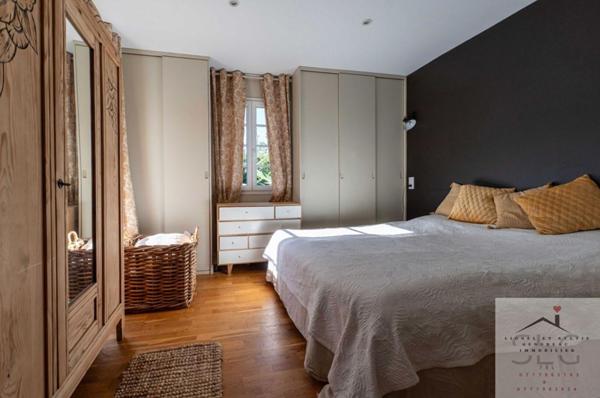 Dept 17 - Île d'Oléron - Le Château d'Oléron - Maison/Villa 8 pièces - 174 m2 - Terrain avec piscine de 584 m2