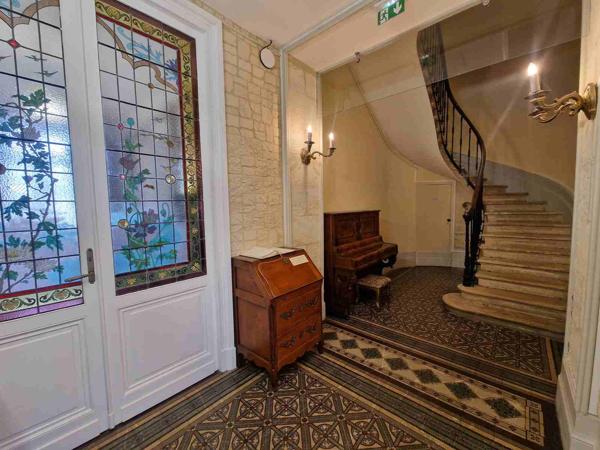 Château 25 pièce(s) 34 chambre(s) 1500 m²
