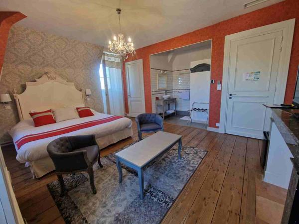 Château 25 pièce(s) 34 chambre(s) 1500 m²