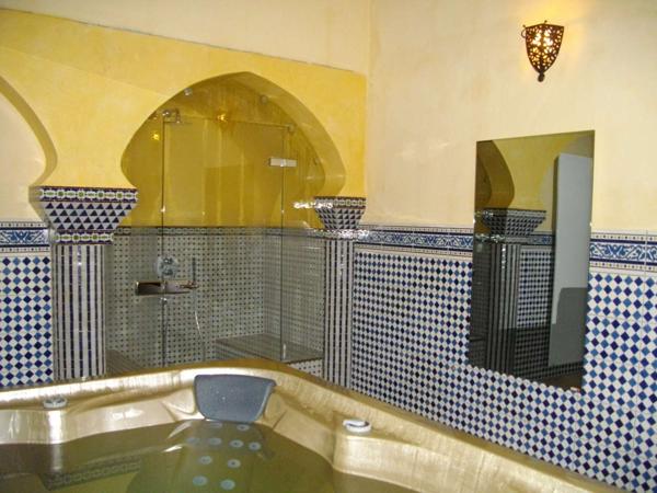 Château 25 pièce(s) 34 chambre(s) 1500 m²