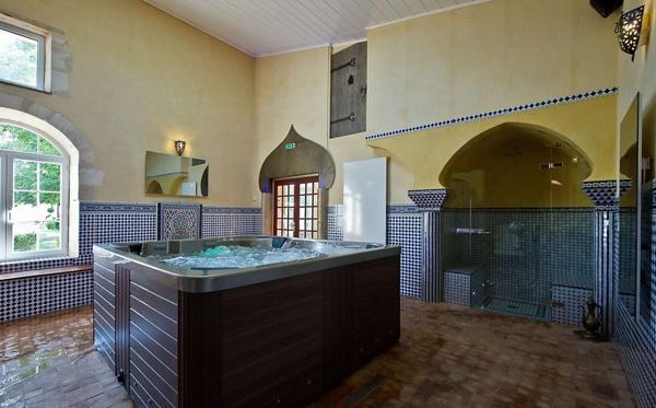 Château 25 pièce(s) 34 chambre(s) 1500 m²