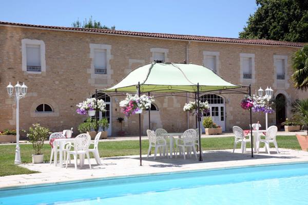 Château 25 pièce(s) 34 chambre(s) 1500 m²