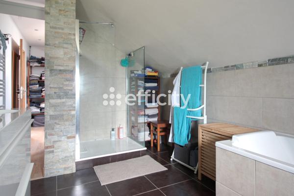 Maison
         6 pièces
        - 112 m² Exclusivité 525 000 € *