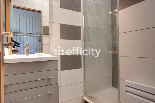 Maison
         6 pièces
        - 112 m² Exclusivité 525 000 € *