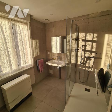 HOUPLINES limite PERENCHIES maison individuelle