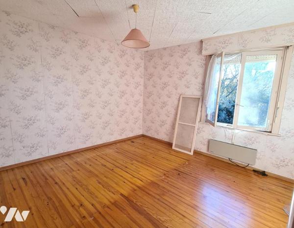 HOUPLINES limite PERENCHIES maison individuelle