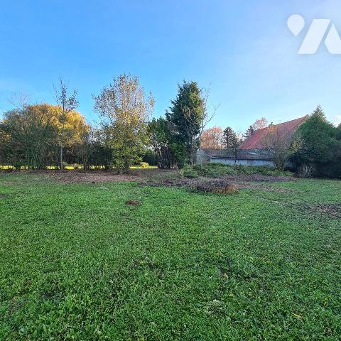 HOUPLINES limite PERENCHIES maison individuelle