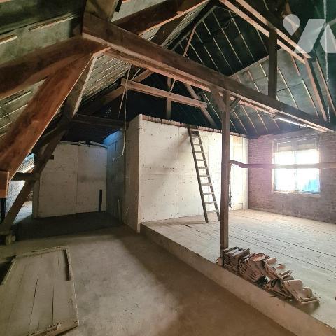 HOUPLINES limite PERENCHIES maison individuelle