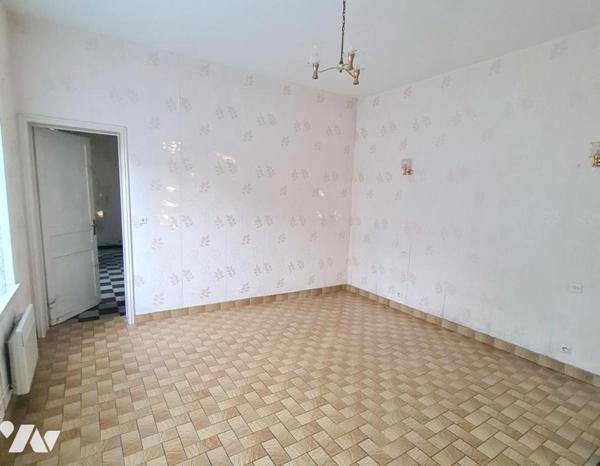 HOUPLINES limite PERENCHIES maison individuelle