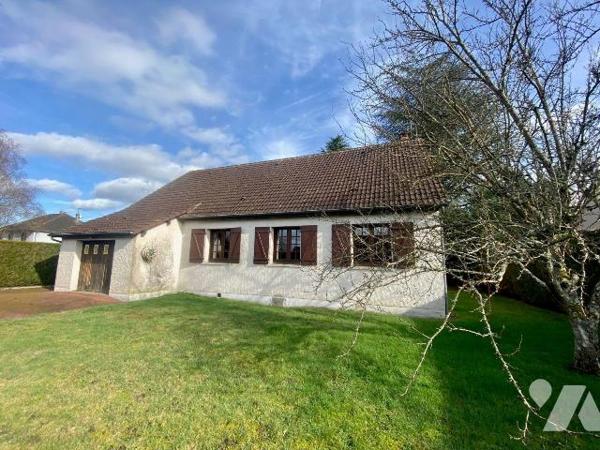 Nous sommes ravis de vous proposer cette maison de 5 pièces de 100 m² en vente à Souesmes (4130...