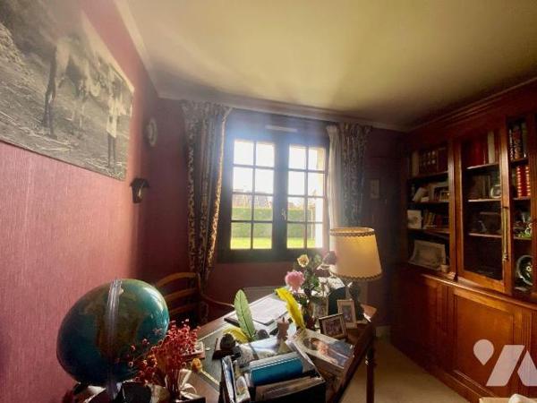 Nous sommes ravis de vous proposer cette maison de 5 pièces de 100 m² en vente à Souesmes (4130...