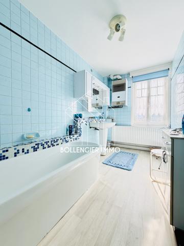 Maison 7 pièce(s) 4 chambre(s) 215 m²