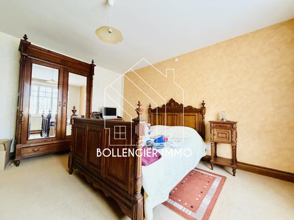 Maison 7 pièce(s) 4 chambre(s) 215 m²