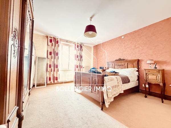 Maison 7 pièce(s) 4 chambre(s) 215 m²