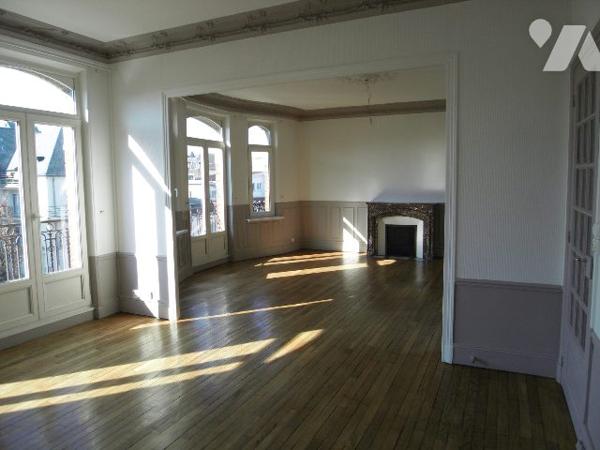 Bel immeuble bourgeois mixte 850m²