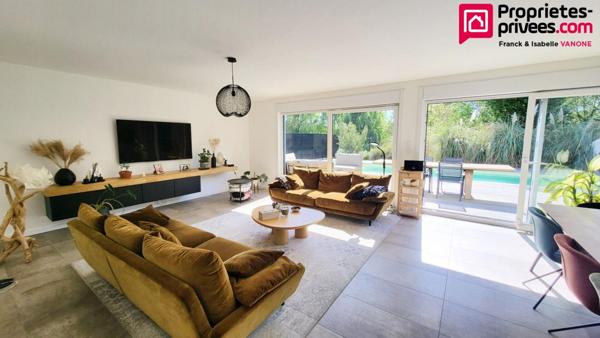 Maison cubique individuelle - 4 chambres - jardin - piscine -194 m²