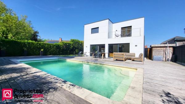 Maison cubique individuelle - 4 chambres - jardin - piscine -194 m²