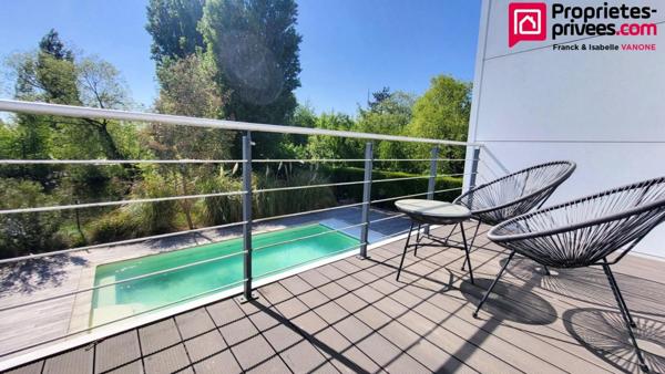 Maison cubique individuelle - 4 chambres - jardin - piscine -194 m²