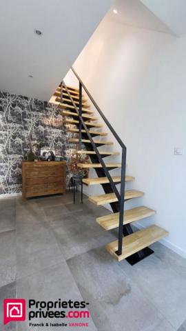 Maison cubique individuelle - 4 chambres - jardin - piscine -194 m²