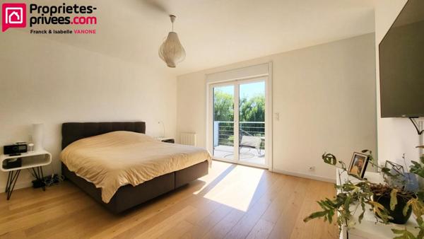 Maison cubique individuelle - 4 chambres - jardin - piscine -194 m²