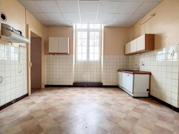 Maison de maître Luxeuil-les-bains 14 pièce(s)  457.15 m2