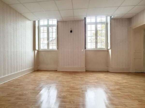 Maison de maître Luxeuil-les-bains 14 pièce(s)  457.15 m2