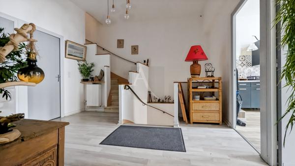 Charmante maison de ville avec garage et terrasse