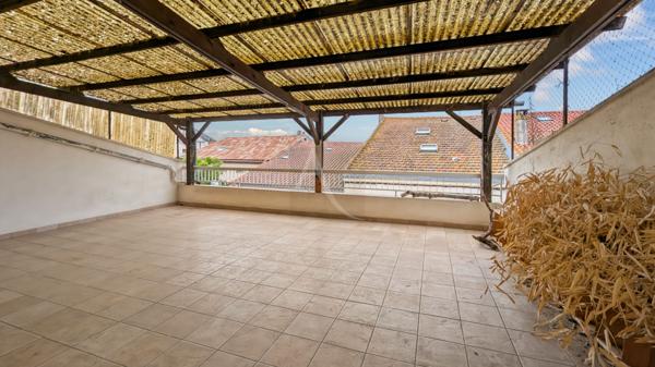 Charmante maison de ville avec garage et terrasse