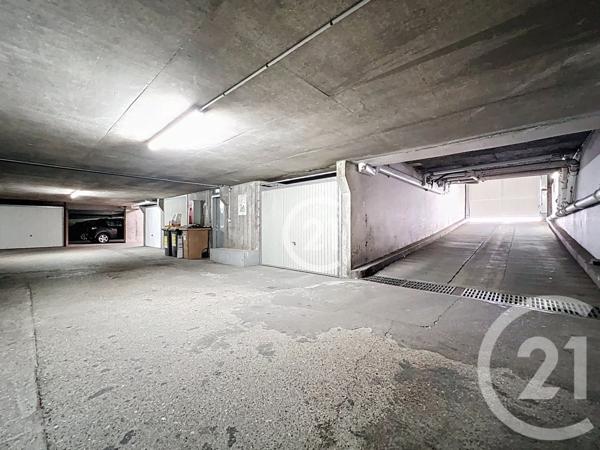 Parking à vendre  13 m2 MONTREUIL - 93