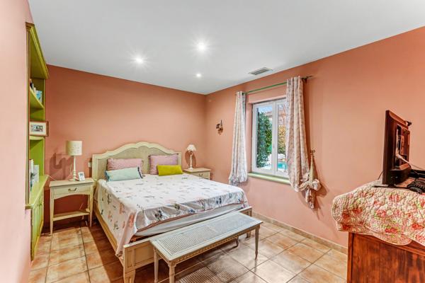 31770 Colomiers Vente maison 175 m 2 habitable - 5 Pièces - 4 Chambres - 441 000 € F.A.I (**) / Réference: M1447