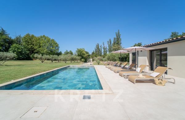 Saint-Rémy-de-Provence – Propriété de 380 m² avec 2 gîtes indépendants et piscine