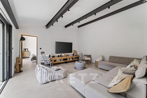 Saint-Rémy-de-Provence – Propriété de 380 m² avec 2 gîtes indépendants et piscine