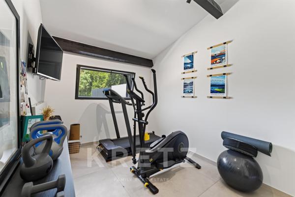 Saint-Rémy-de-Provence – Propriété de 380 m² avec 2 gîtes indépendants et piscine