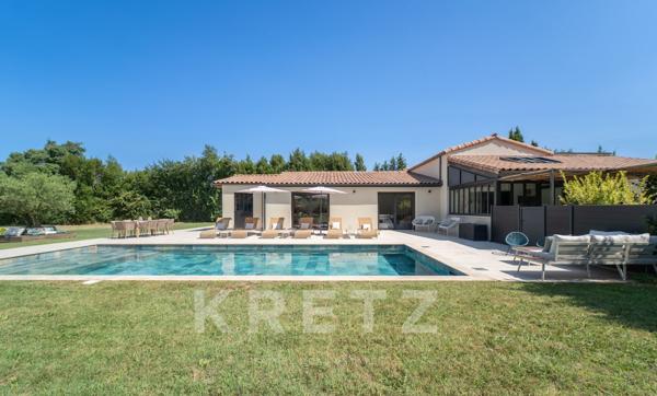 Saint-Rémy-de-Provence – Propriété de 380 m² avec 2 gîtes indépendants et piscine