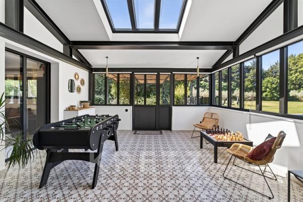 Saint-Rémy-de-Provence – Propriété de 380 m² avec 2 gîtes indépendants et piscine