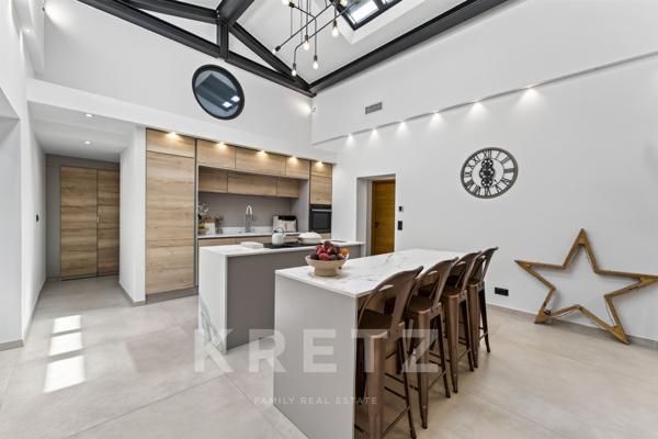 Saint-Rémy-de-Provence – Propriété de 380 m² avec 2 gîtes indépendants et piscine