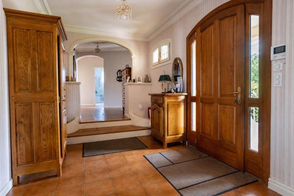 MONS / Vente Maison 7 Pièces 256 m²