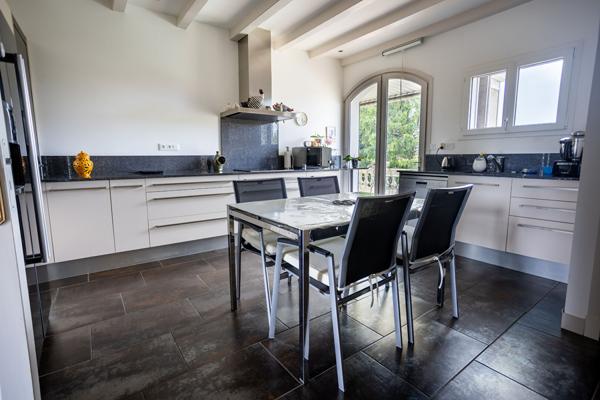 MONS / Vente Maison 7 Pièces 256 m²